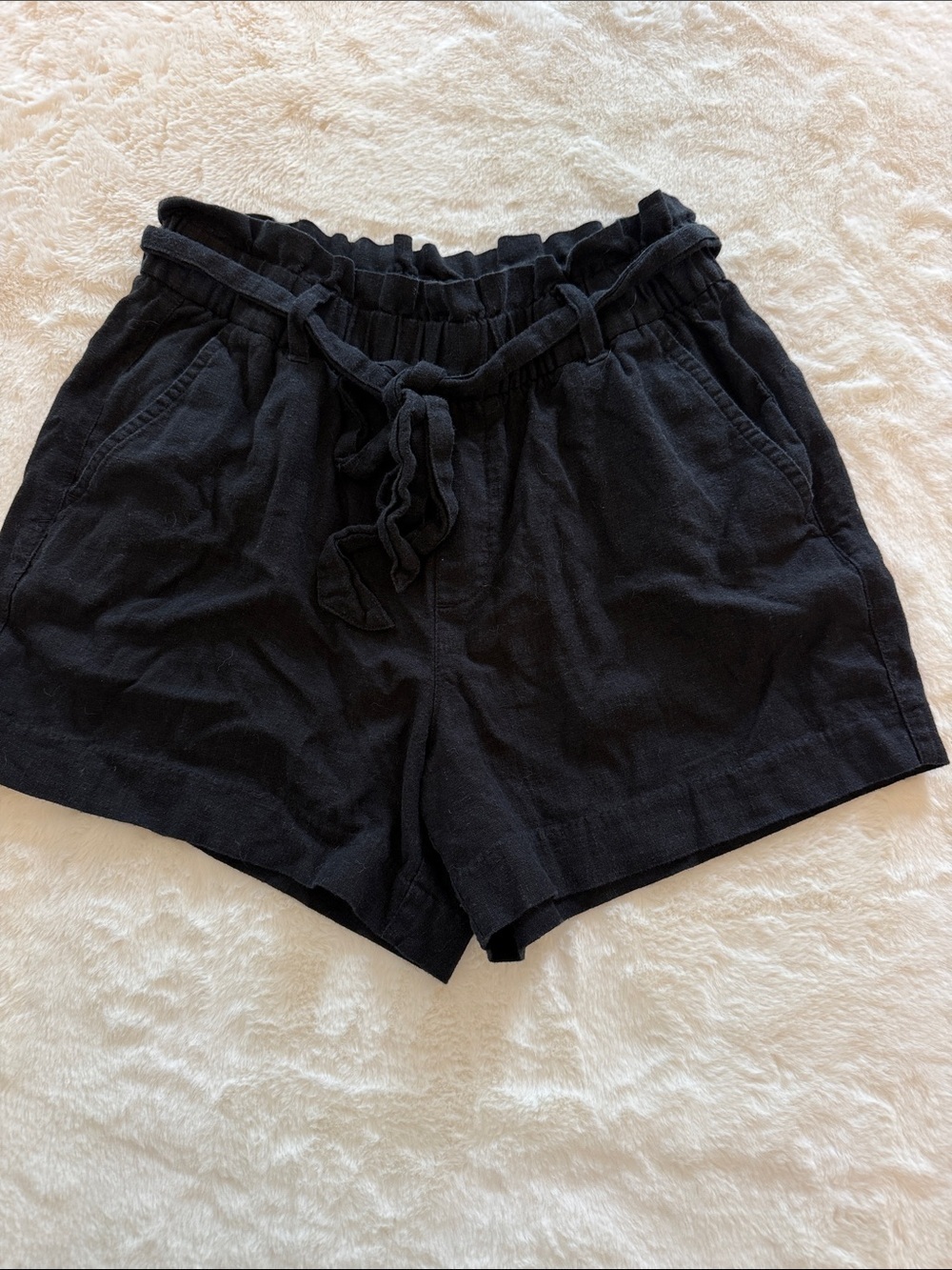 Old Navy Women’s Black Tie-Waist Linen-Blend Shorts